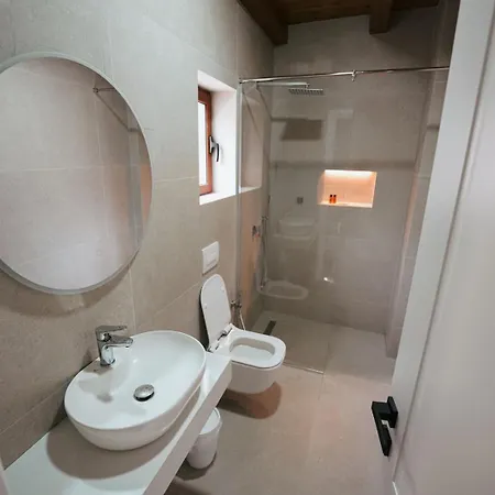 Bed & Breakfast Gimis House Berat