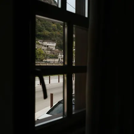 Bed and Breakfast Gimis House Μπεράτ