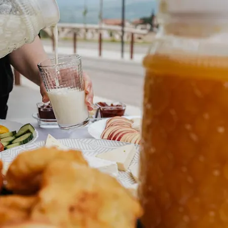 Gimis House Bed & Breakfast Berat