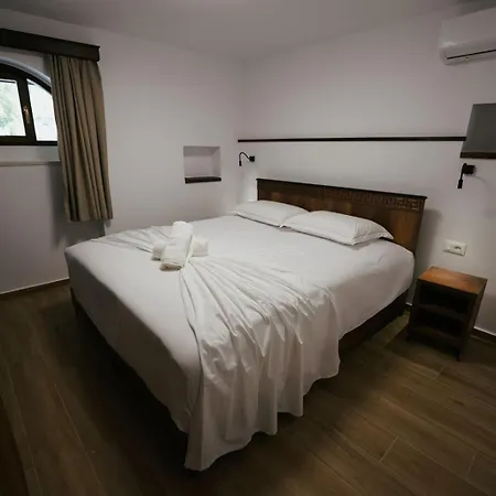 Bed & Breakfast Gimis House