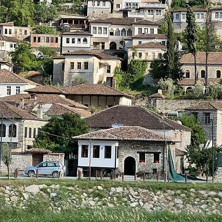 Gimis House Bed & Breakfast 3*