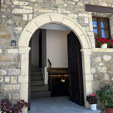 Gimis House Bed & Breakfast Berat