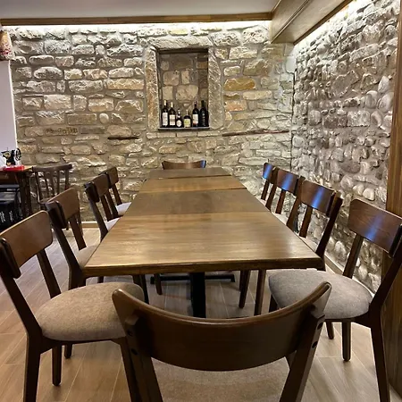 Gimis House Alojamento de Acomodação e Pequeno-almoço Berati