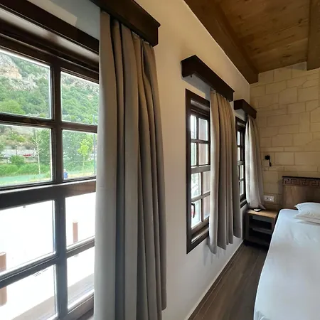 Gimis House 3* Berat