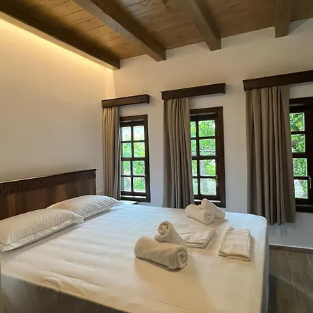 Bed & Breakfast Gimis House 3*