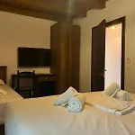 Gimis House Bed and Breakfast 3*