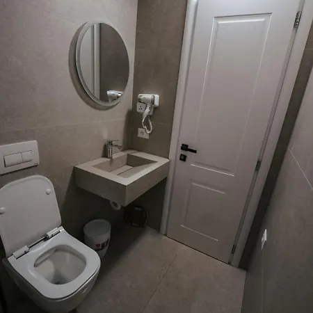 فندق مبيت وإفطار Gimis House 3*