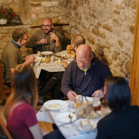 فندق مبيت وإفطار Gimis House