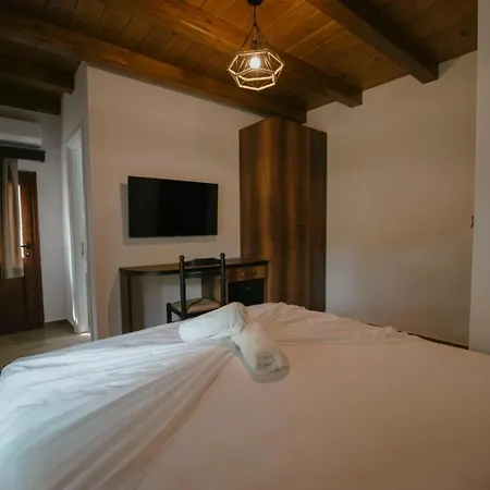 Gimis House فندق مبيت وإفطار بيرات