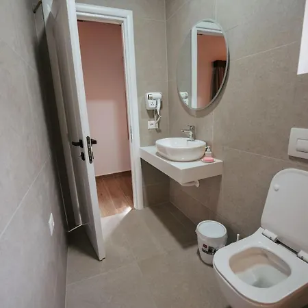 Gimis House Bed & Breakfast *