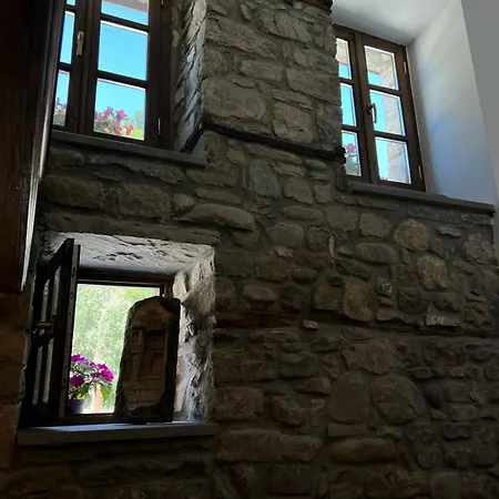 Gimis House *