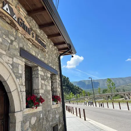 Gimis House بيرات