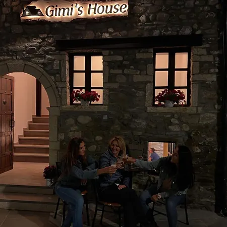 Gimis House فندق مبيت وإفطار بيرات