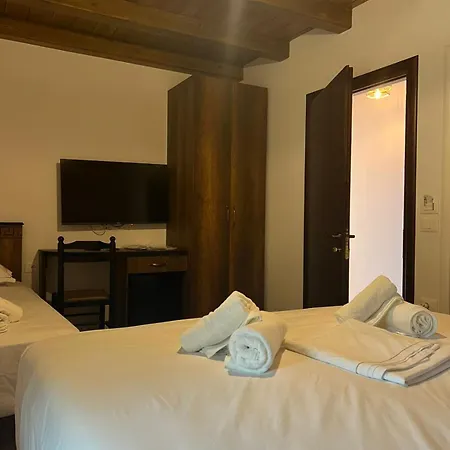 Gimis House Bed & Breakfast *