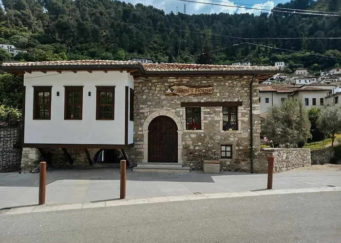 Gimis House Couette-café Berat