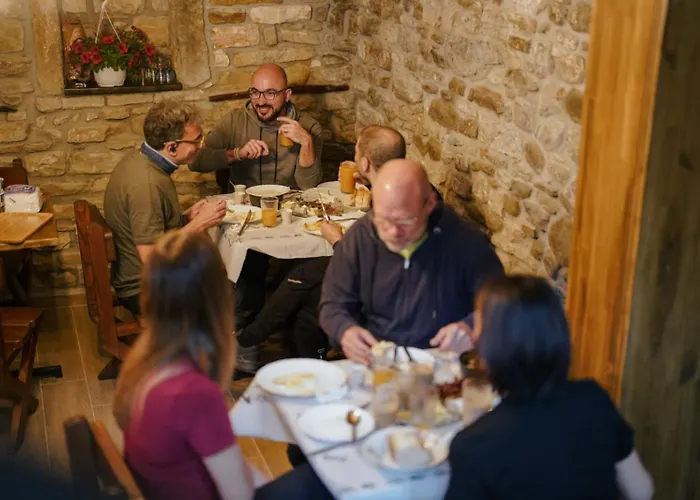 Couette-café Gimis House